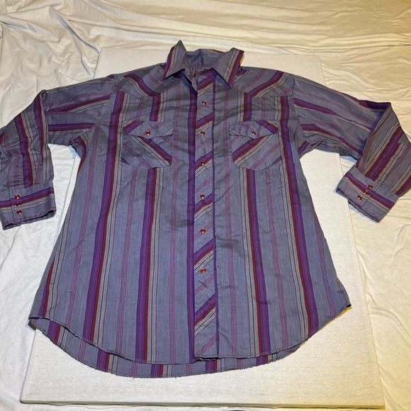 Casual Men's Striped Button-Down Shirt - Picture 1 of 5